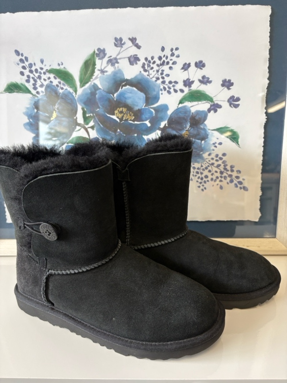 Ugg Classic Short Bailey Button Boot - Black Size 6